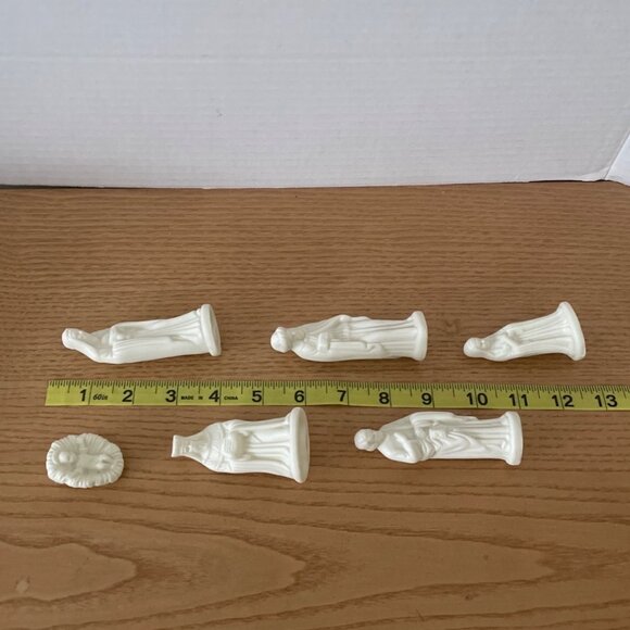 Vtg Madison Avenue Nativity Set 6 Porcelain Christmas Holy Family Creamy White - Picture 9 of 9